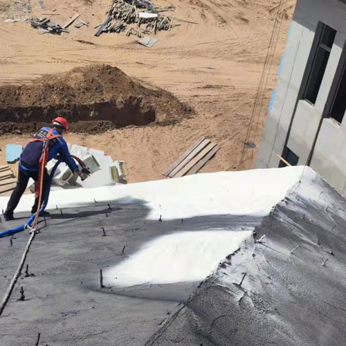 聚氨酯硬泡h5600發(fā)泡機硬度 去哪購買機器(圖4) 屋面保溫硬泡聚氨酯噴涂發(fā)泡案例